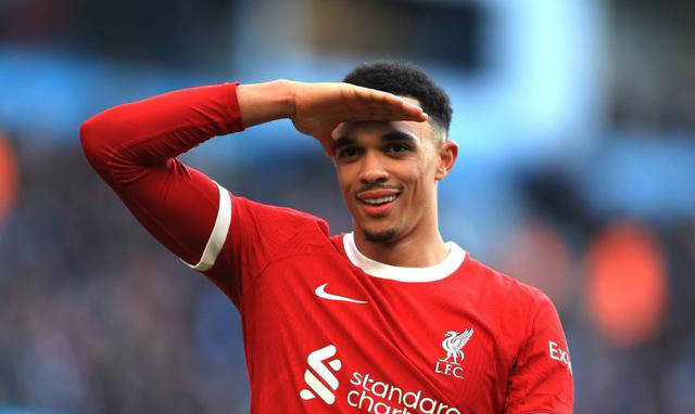 九游体育-关于热火不断突破！，Scout连续三场比赛得分超过出色防守赢得满堂喝彩的信息