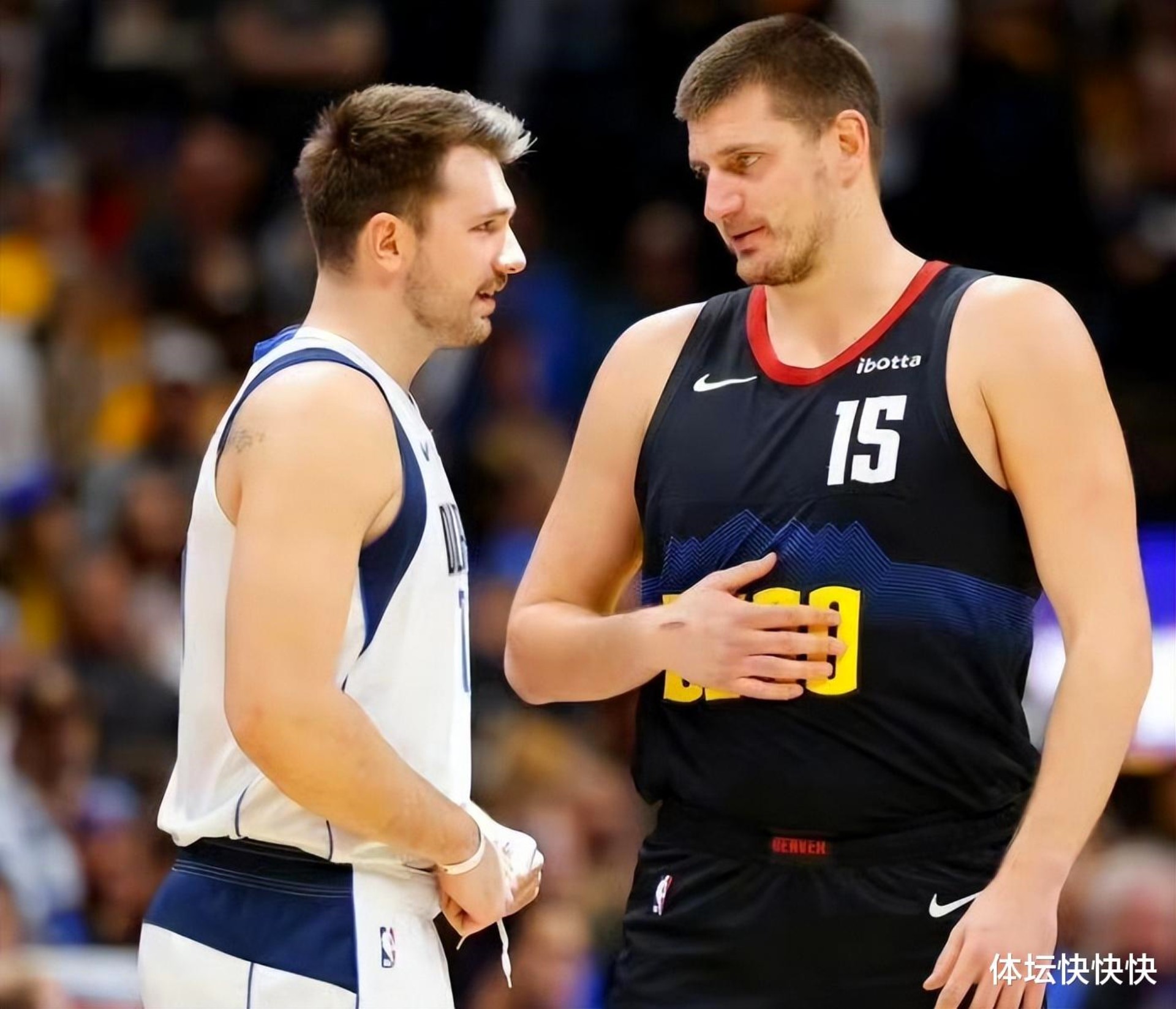 九游体育- 东契奇克服颈伤触底反弹 单节暴走狂砍19分强势收胜 