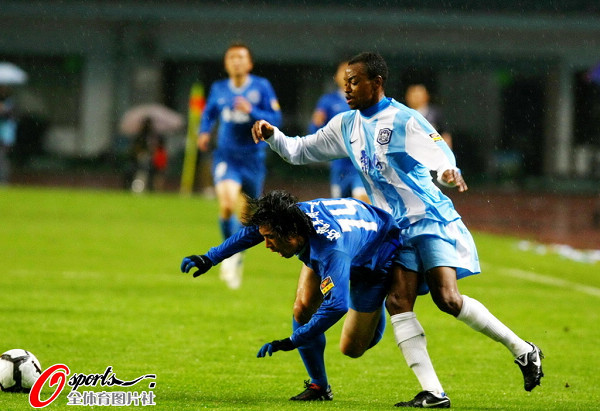 九游娱乐-关于德罗巴在中国队比赛中出色防守，赛事规则更新引发热议！的信息